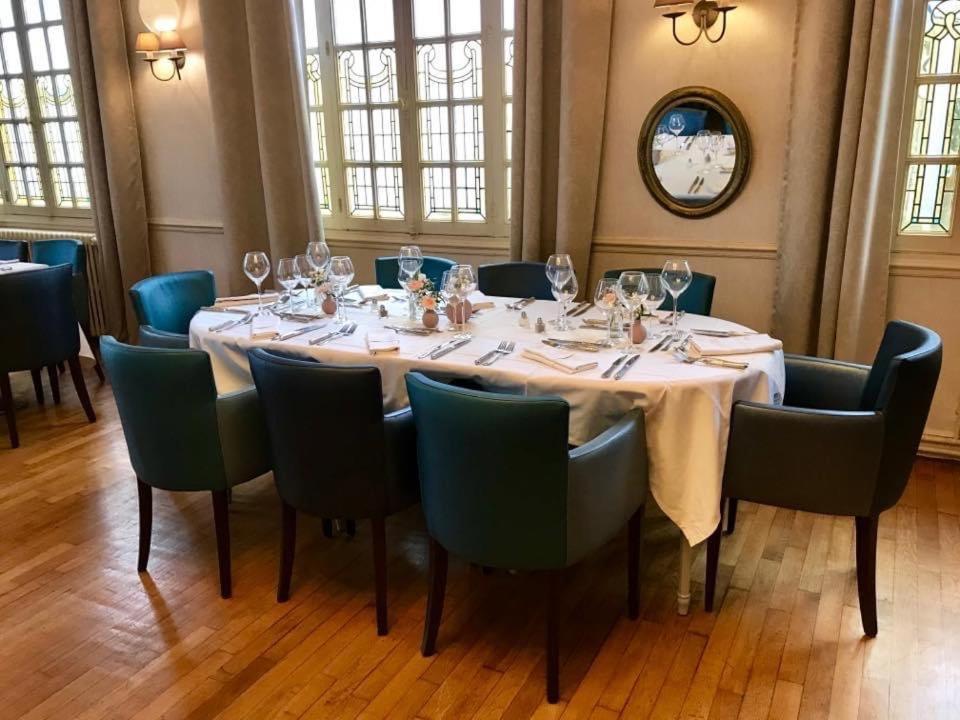 Le Cheval Blanc Hotel Jargeau Екстериор снимка