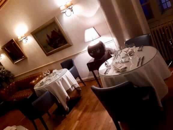 Le Cheval Blanc Hotel Jargeau Екстериор снимка