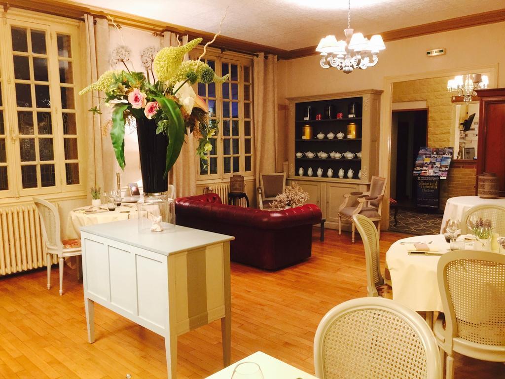 Le Cheval Blanc Hotel Jargeau Екстериор снимка