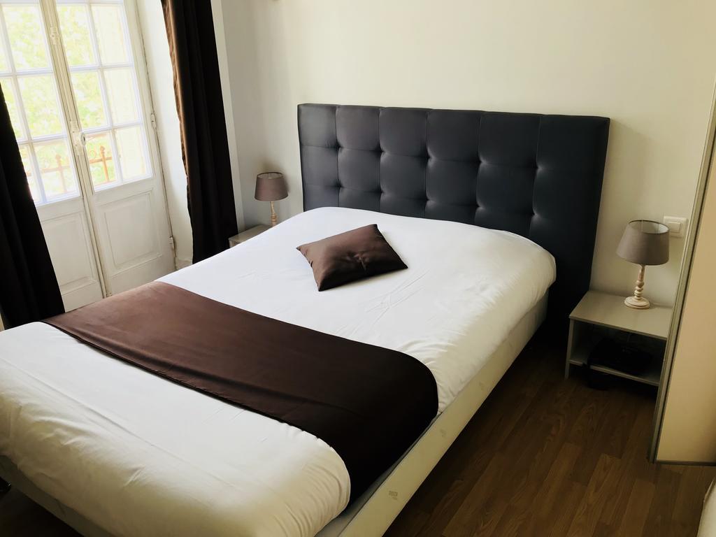 Le Cheval Blanc Hotel Jargeau Екстериор снимка
